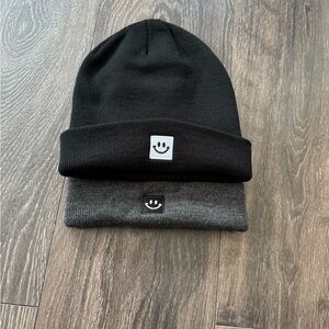 Smiley Black & Gray Hat Set